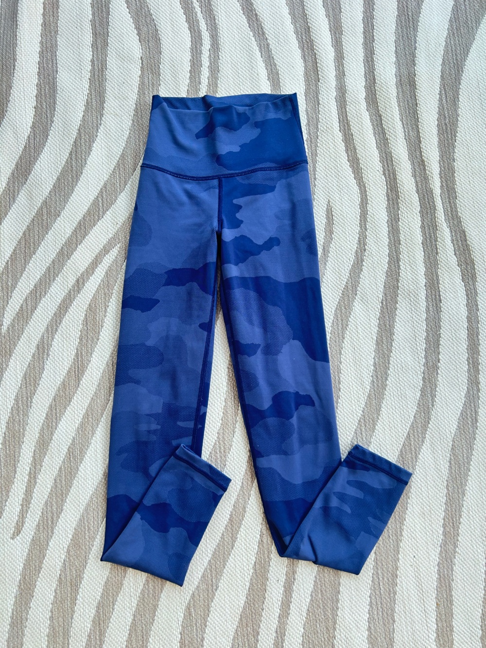 aerie Blue Camo Leggings in XS Long